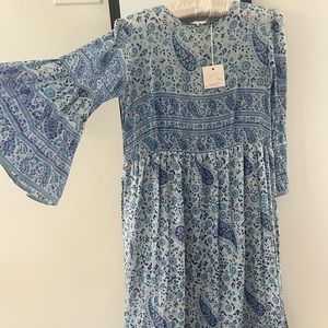 NWT-ALICIA BELL - XS dress with a beautiful sleeve. Purchased for $335